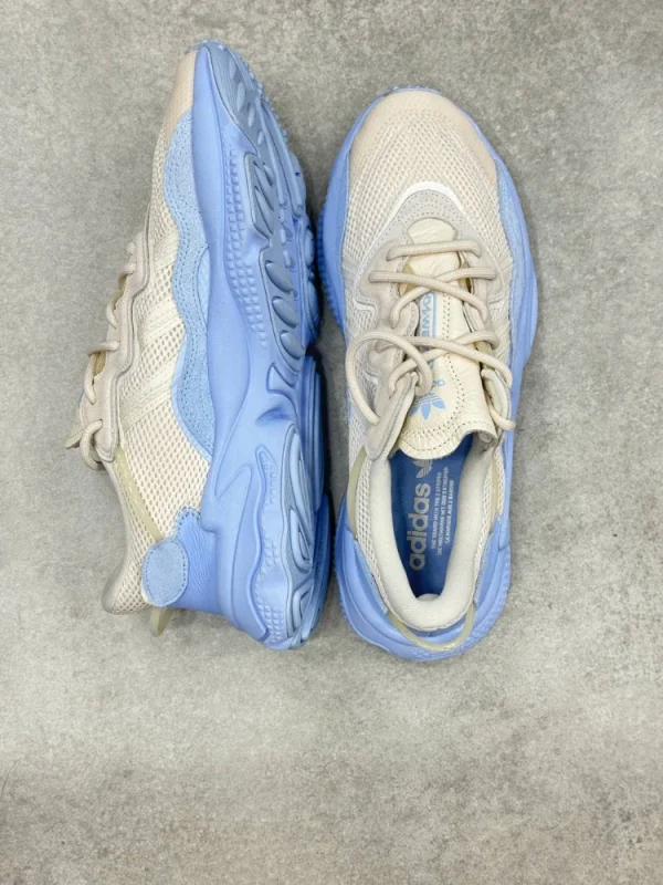 کتونی آدیداس مدل Ozweego Casuals - Image 3
