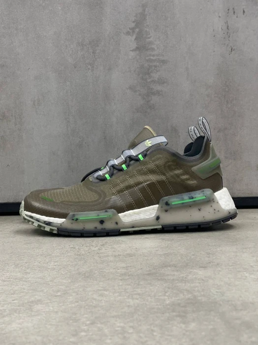 Picsart_24-08-16_20-36-23-757 کتونی آدیداس مدل NMD V3 - Image 1