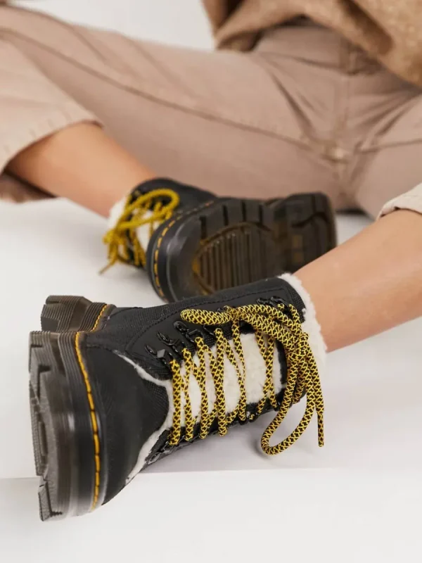 نیم بوت دکتر مارتینز ندل  tract teddy lined boots in black - Image 2