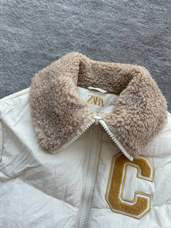 کاپشن دخترانه یقه خزدار مدل کوتاه ZARA - Image 6