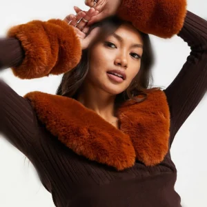 گردنی خز ببری asos