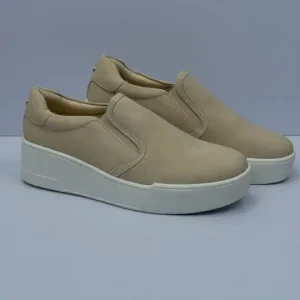 کفش طبی کرمی utimate comfort