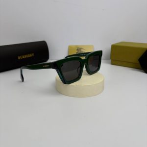 Burberry-B-4392 رنگ سبز  دودی