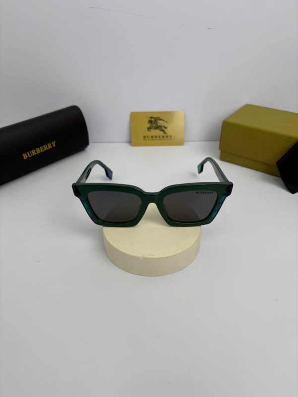 Burberry-B-4392 رنگ سبز  دودی - Image 4