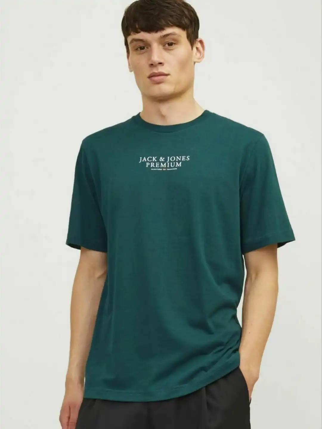Picsart_25-07-07_16-54-23-343 تیشرت jack&jones لوگو سفید - Image 1