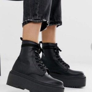 نیم بوت مشکی بند دار asos
