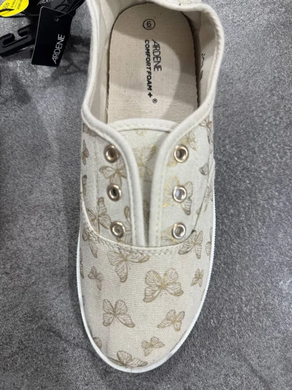 کالج Basic Butterfly Slip-On Sneakers - Image 2
