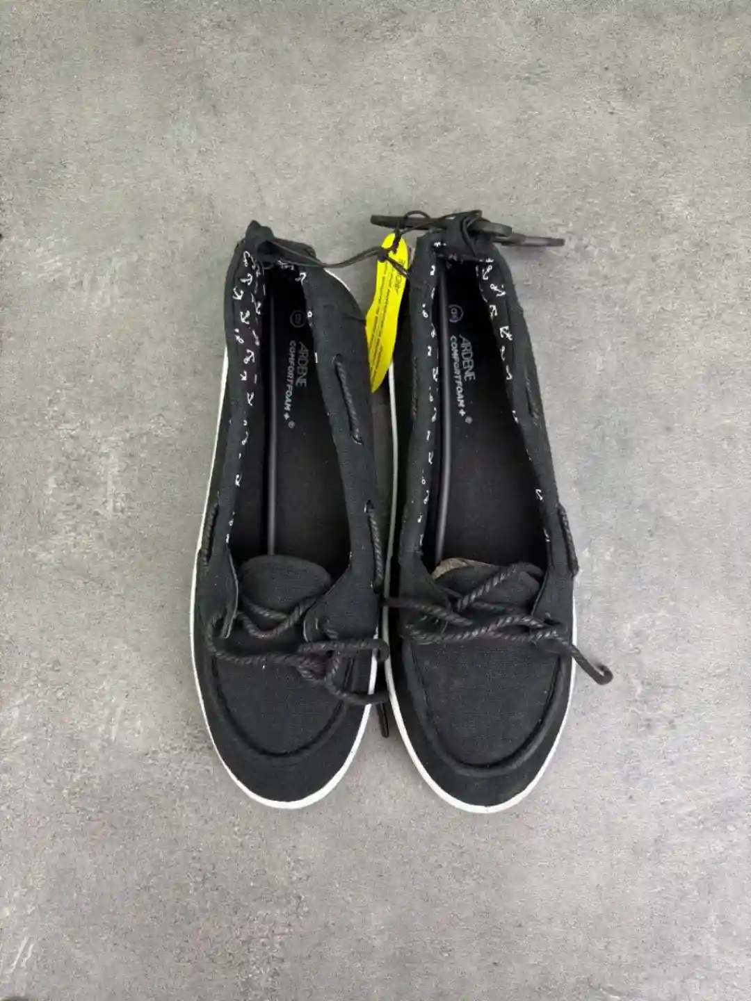 Picsart_25-09-06_15-51-06-857 کالج Pleated Vamp Slip-On Sneakers - Image 1