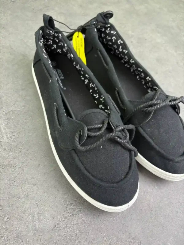 کالج Pleated Vamp Slip-On Sneakers - Image 2