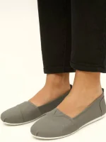 کالج Comfort Trendz Women's Canvas Slip-Ons