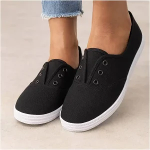 کالج Women's Blaze Canvas Slip-On Sneaker