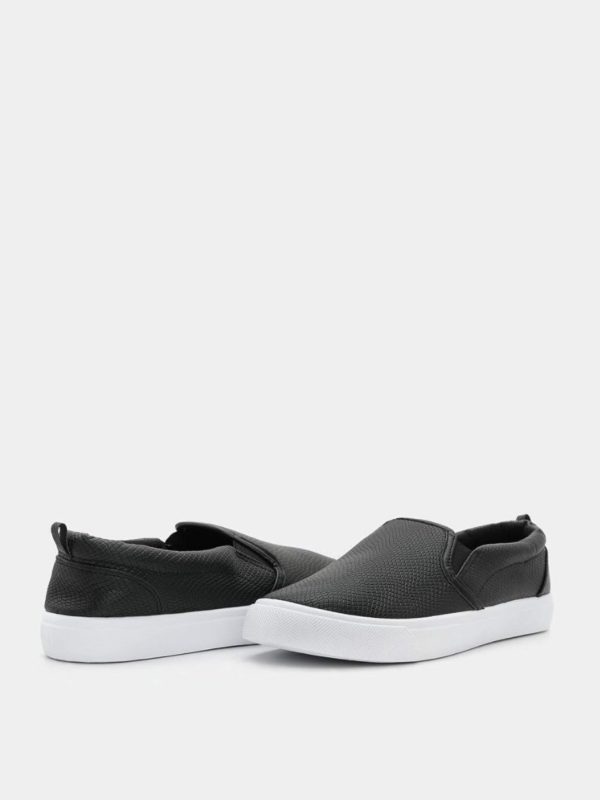 Ardene Women's Sherpa-Lined Slippers, Black - Image 5