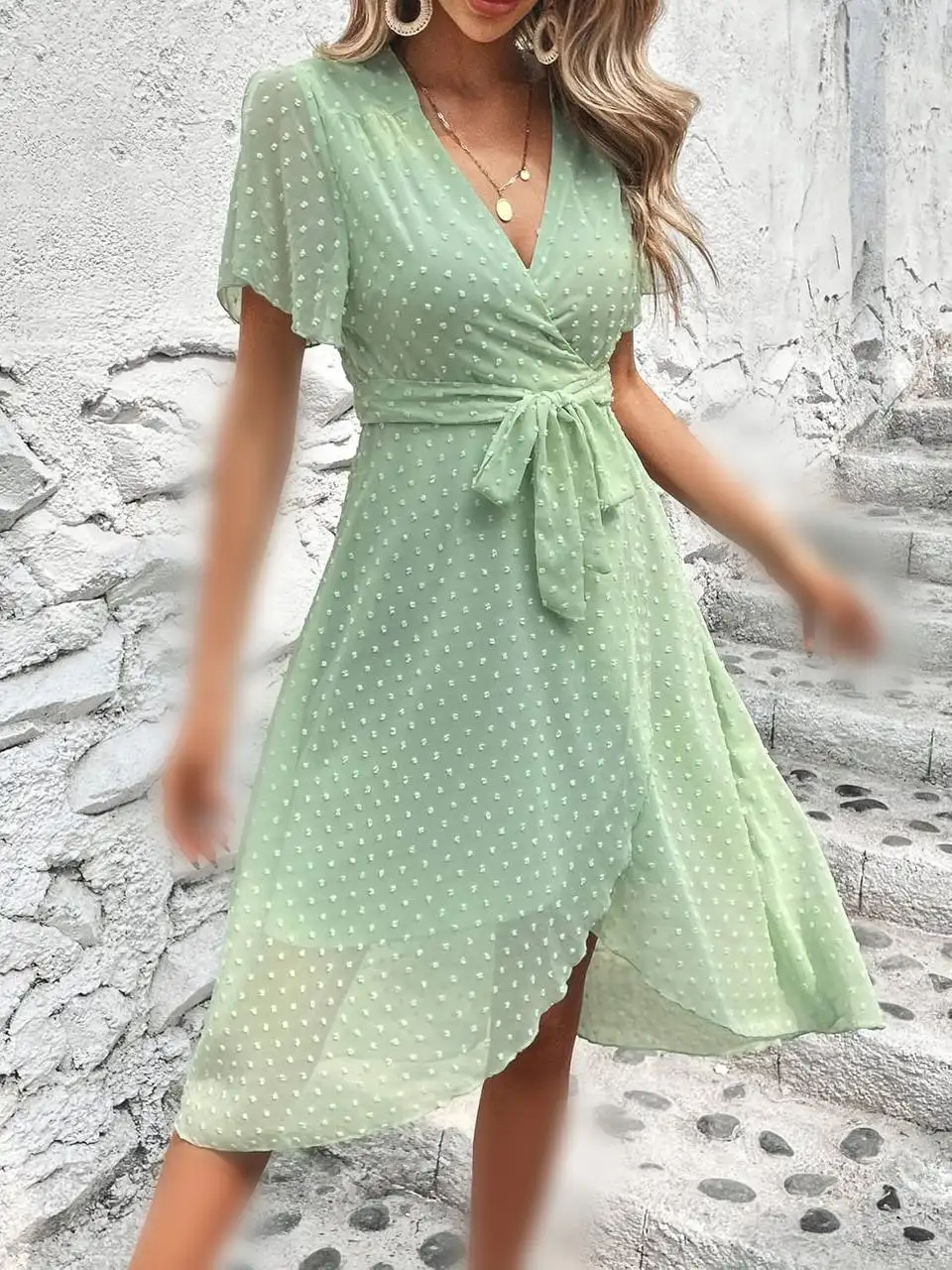 Picsart_25-10-01_23-03-55-235 پیراهن مجلسی سبز حریر آستردار شین - Image 1