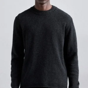 پلیور مردانه پشمی پرز دار مشکیJack &jones