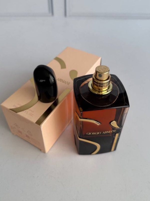 عطر اس ای پرفیوم جورجیو آرمانی | Giorgio Armani Sì Parfum 2025 - Image 3