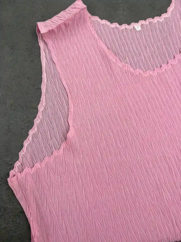 تاپ حریر پلیسه صورتی - Image 2