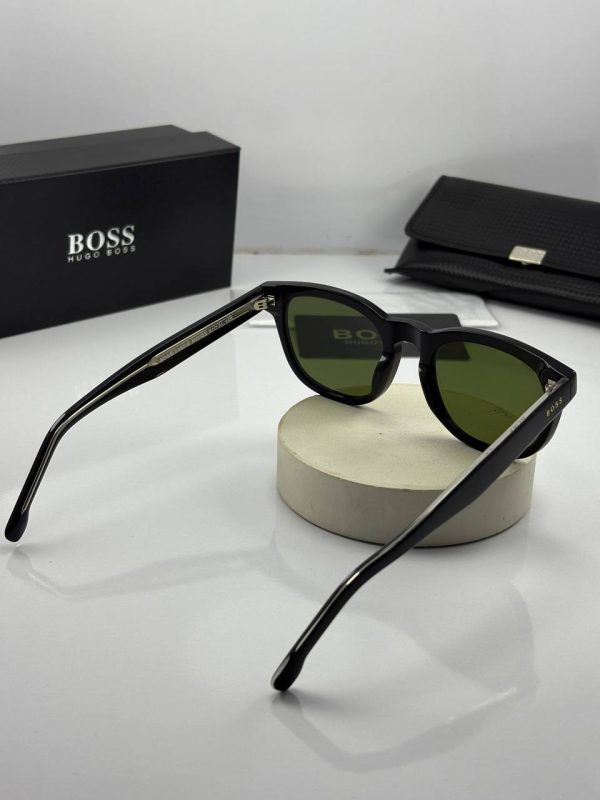 عینک مشکی براق عدسی سبز boss 1380/s - Image 4