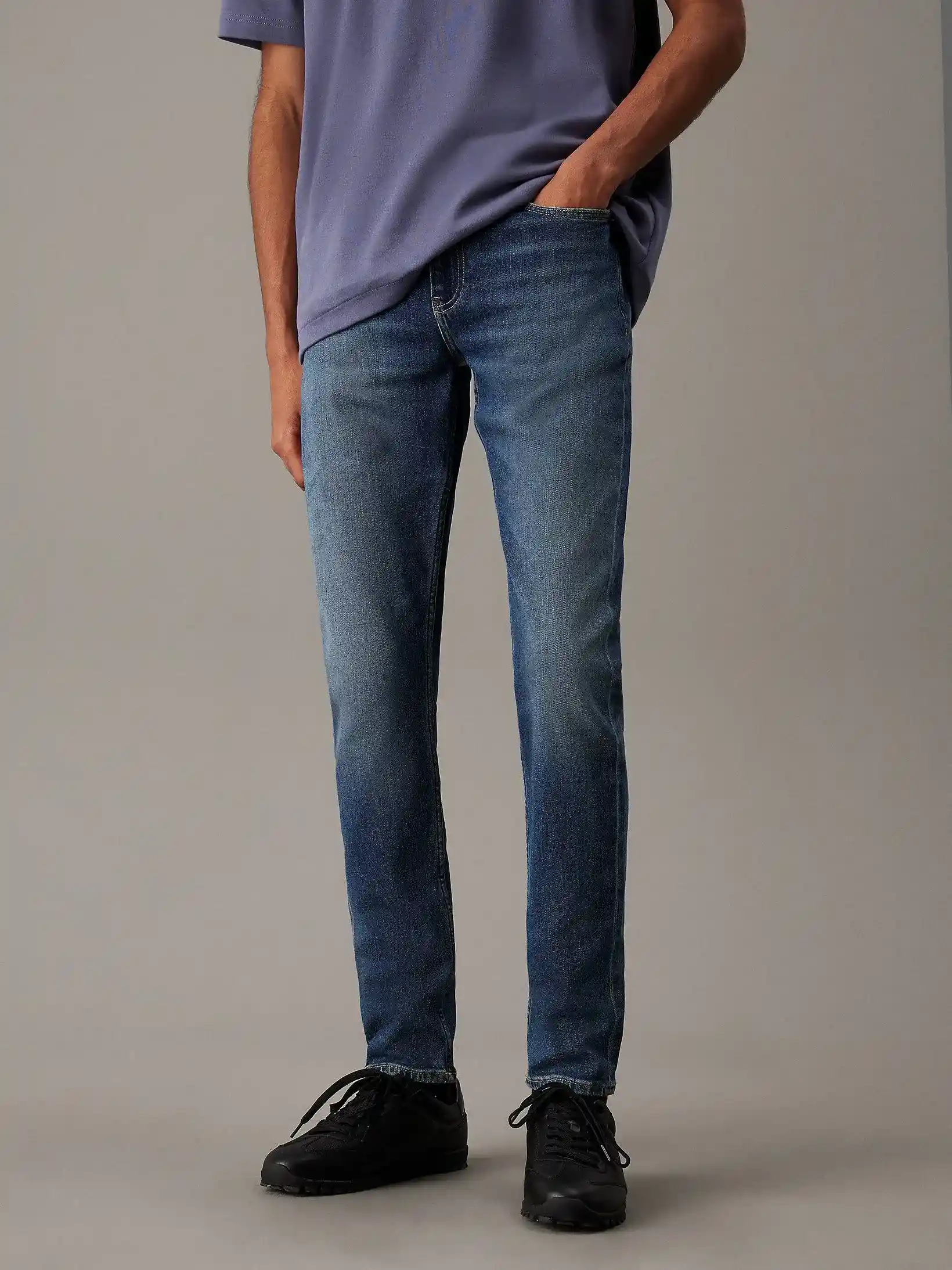IMG_20251213_204107_681- 1 شلوار جین مردانه Calvin Klein – آبی تیره - Image 1