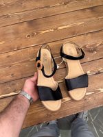 صندل کف تخته ای لژ دار مشکی آلما.نی