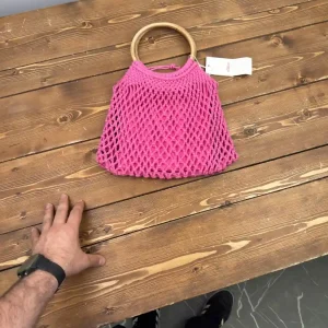 کیف قلاب بافی صورتی بند چوبی آستردار