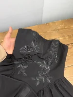 پیراهن دکلته مشکی منجوق دوزی اس اولیور - Image 3
