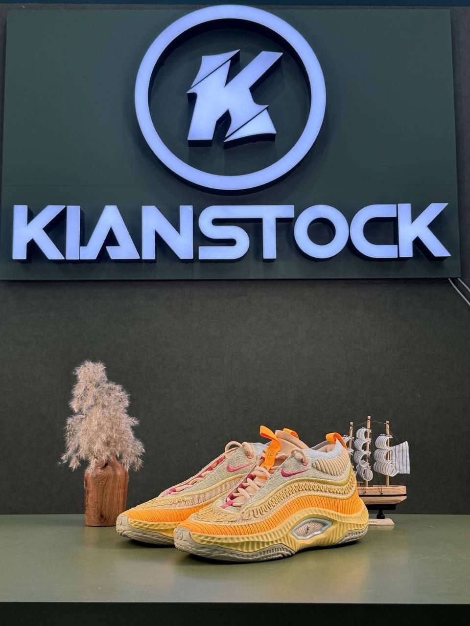 BCBC38B8-7453-4DE5-B457-CF3708D1049F_converted کتونی نا.یک مدل Nike Cosmic خوش رنگ - Image 1