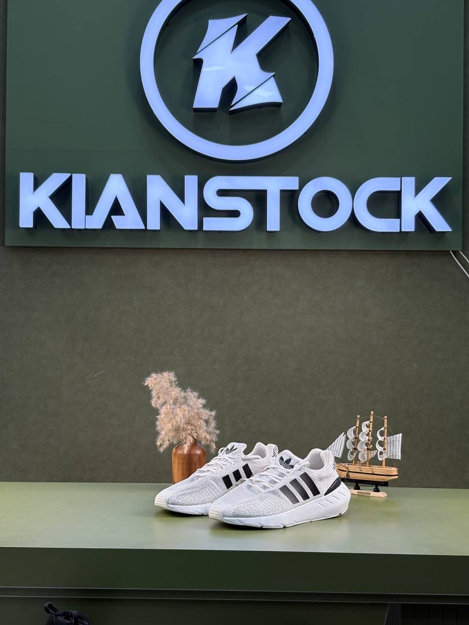 C0D66733-5D5B-4B1D-B5D5-F90785A7F2AF_converted کتونی آدید.اس مدل adidas swift run 22 - Image 1