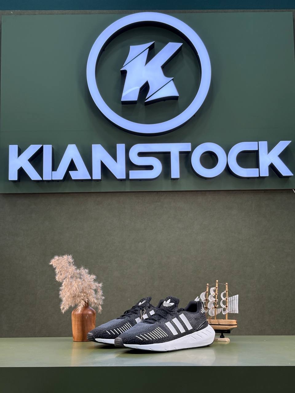 C5AB2FAA-CFF4-4B82-BCA1-2A1C1381E3D6_converted کتونی آدید.اس مدل adidas swift run 22 black - Image 1