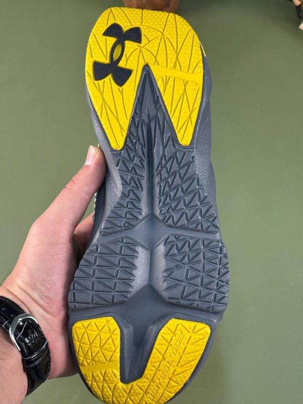 کتونی آن.در.ام.ور مدل Under Armour Scramjet مشکی زرد - Image 4