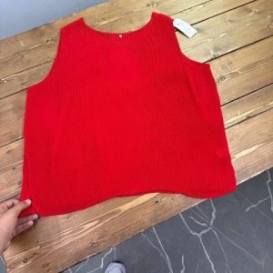 تاپ ویفری قرمز پلیسه ای استرا/لیایی