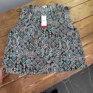 تاپ زنانه طرح هندسی فیروزه ای