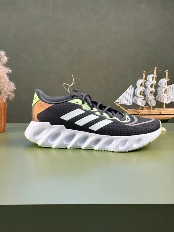 کتونی آد.ید.اس مدل adidas swtch run - Image 2