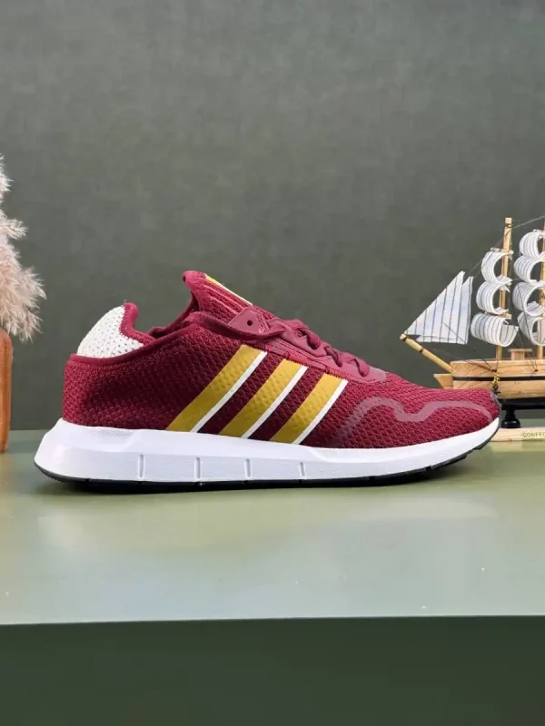 کتونی آد.ید.اس مدل Adidas Swift Run x - Image 2