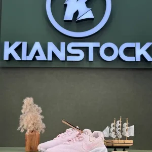 کتونی نایک مدل Nike Revolution