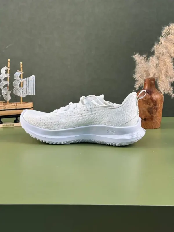 کتونی آن.در.ام.ور مدل Under Armour  Velociti 4 - Image 3
