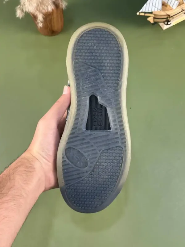 کتونی آن.در.ام.ور مدل Under Armour court سفید خط مشکی زیره ژله ای - Image 4