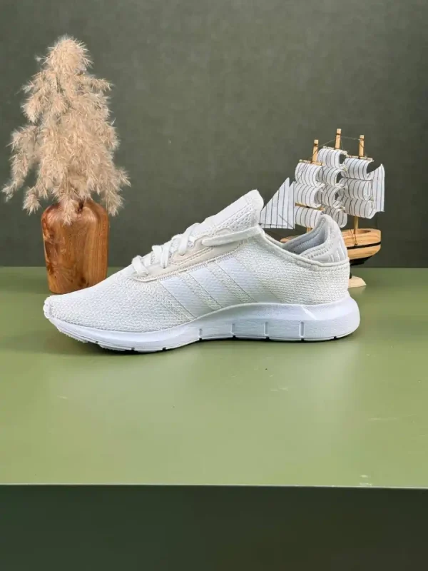 کتونی آد.ید.اس مدل Adidas Swift X تمام سفید - Image 3