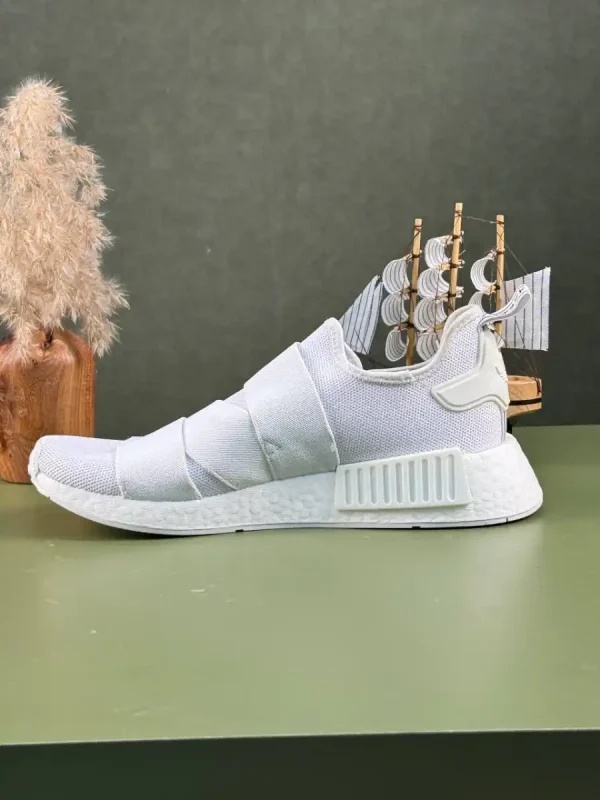 کتونی آد.ید.اس مدل Adidas Nmd_r1 چسبی - Image 3