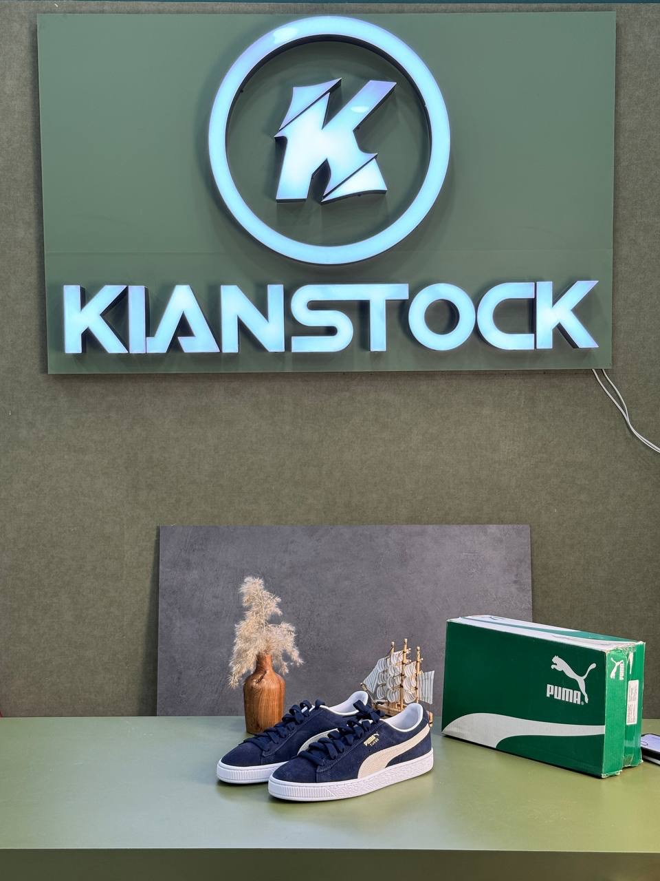 E4A08477-F7FB-42A2-85FD-BD67F1745F8D_converted کتونی پو.ما مدل Puma Suede سرمه ای - Image 1