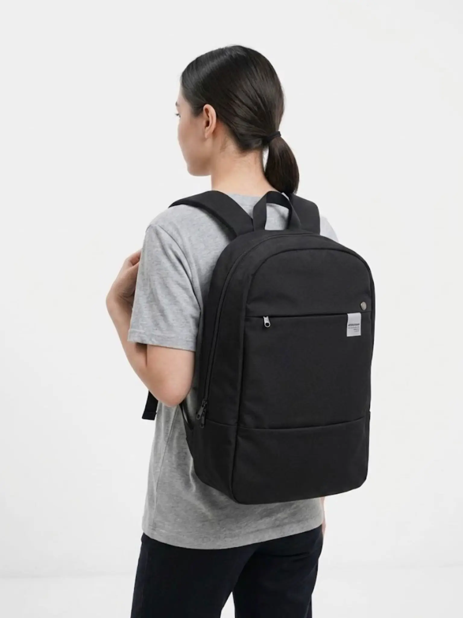Black minimalist sports backpack کولهپشتی اسپرت مینیمال مشکی - تصویر 1