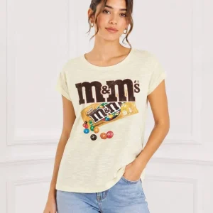 تیشرت زنانه کرم طرح M&M