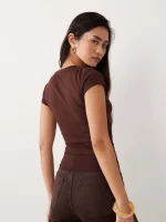 تیشرت کراپ قهوه ای کاتن آن - Image 2