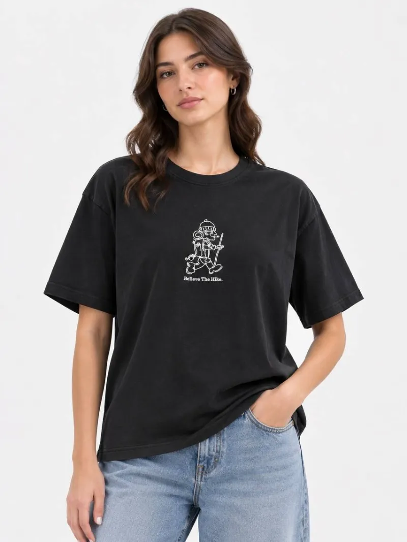 Women's black t-shirt تیشرت زنانه مشکی طرح کوهنورد Believe The Hike - تصویر 1
