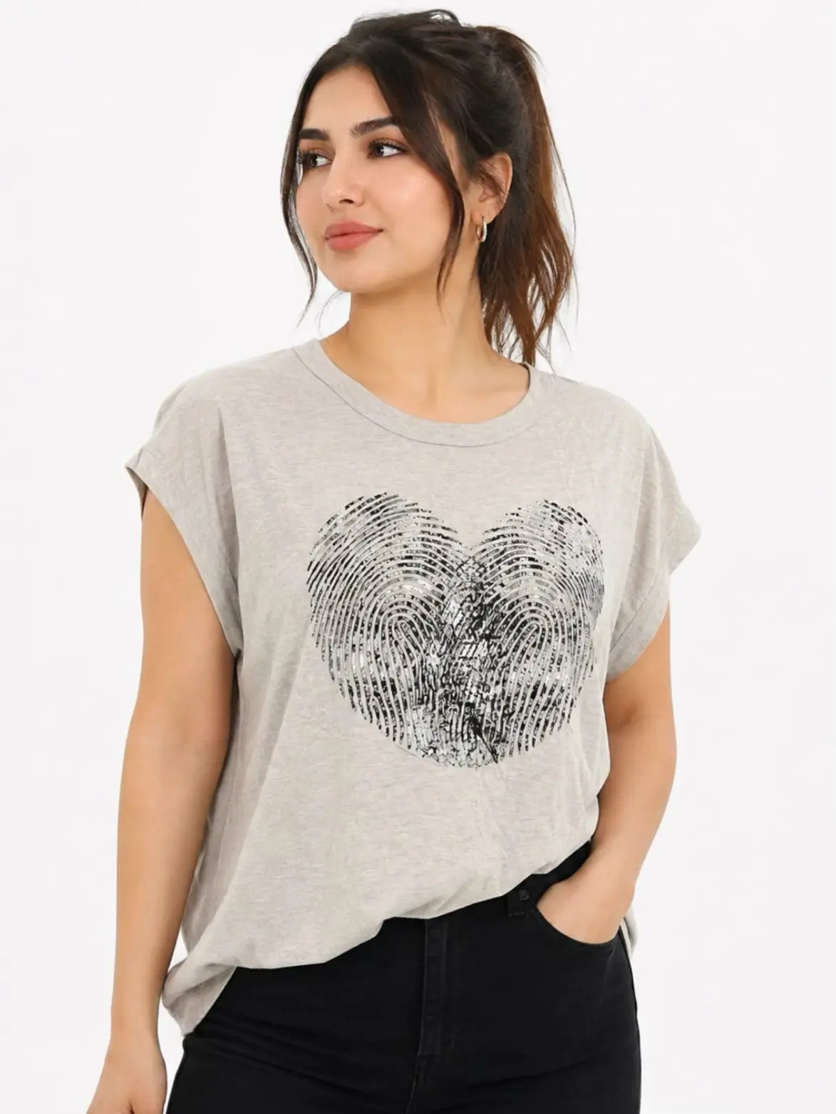 Women's gray crop top with fingerprint heart design کراپ تاپ زنانه طوسی طرح قلب اثر انگشتی - تصویر 1