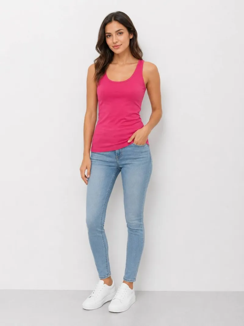 Women's simple red round neck top تاپ زنانه سرخابی ساده یقه گرد - تصویر 1