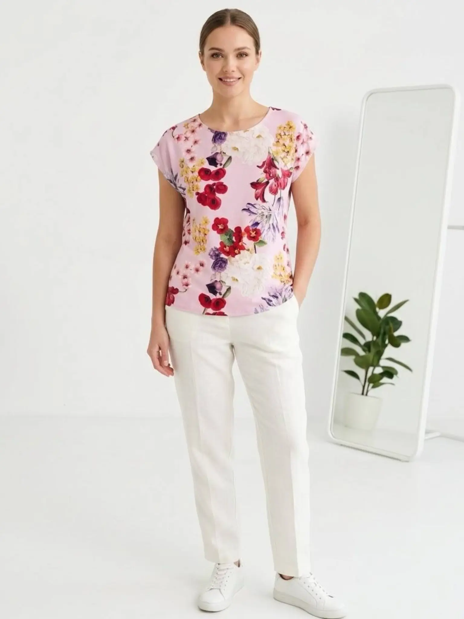 Zara pink floral sleeveless t-shirt تیشرت بدون آستین صورتی گلدار زارا - تصویر 1