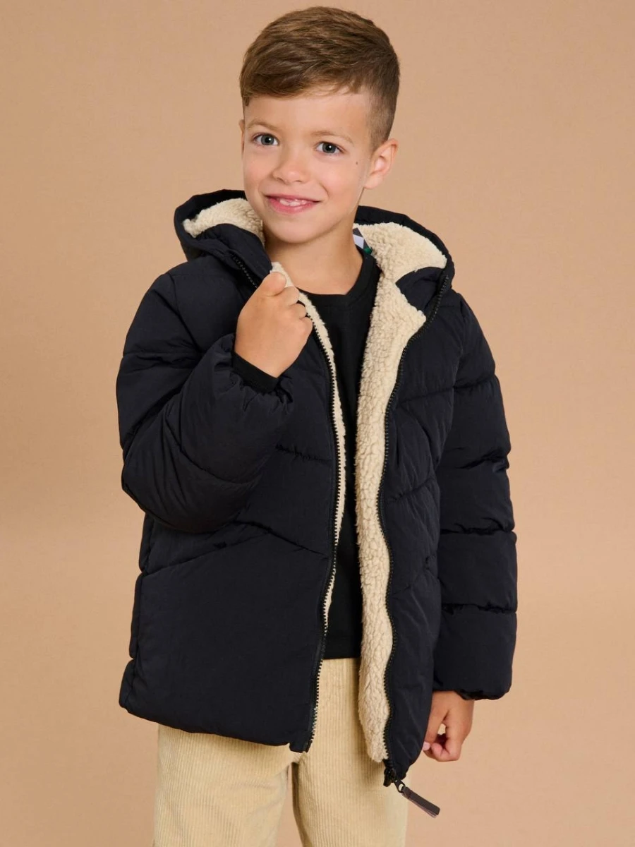 Black children's jacket with teddy-fleece lining کاپشن مشکی بچگانه داخل تدی - تصویر 1