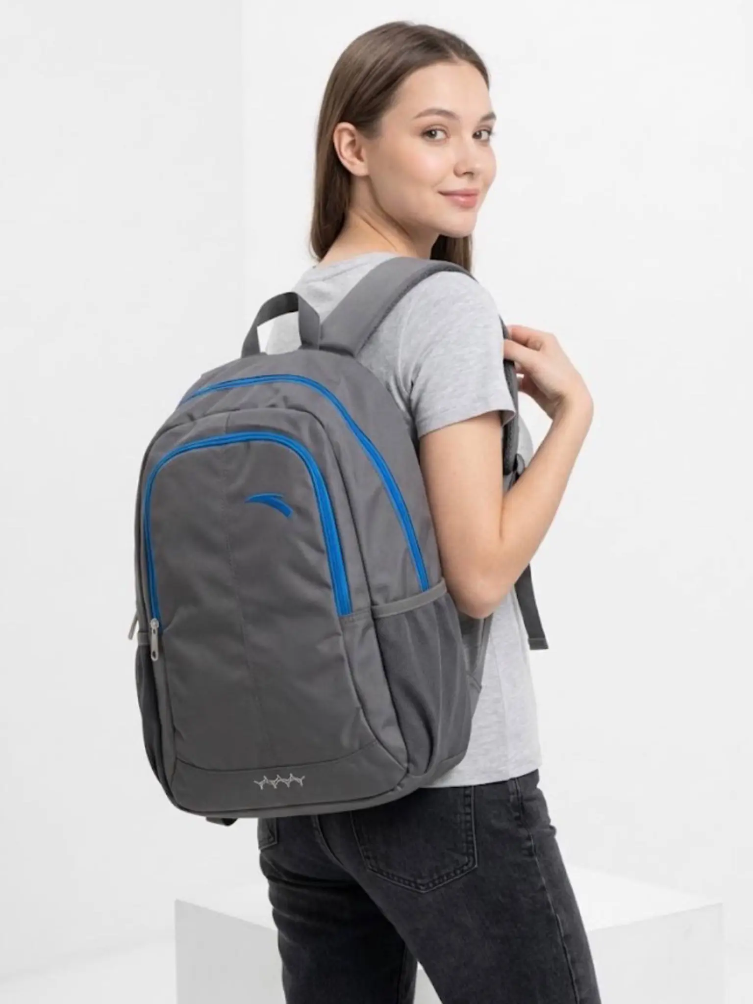 Ergonomic-style sports backpack کوله پشتی اسپرت مدل ارگونومیک