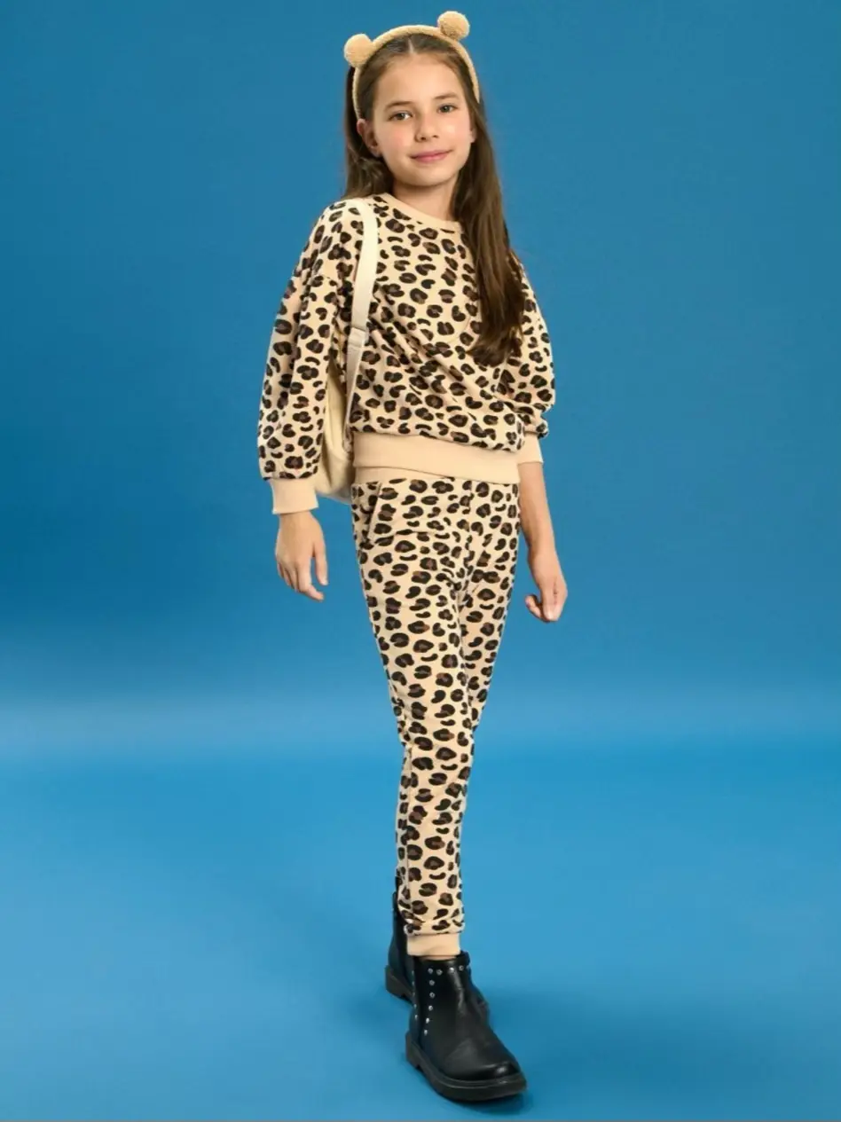 Leopard-print sweatshirt and joggers set ست دورس و اسلش پلنگی