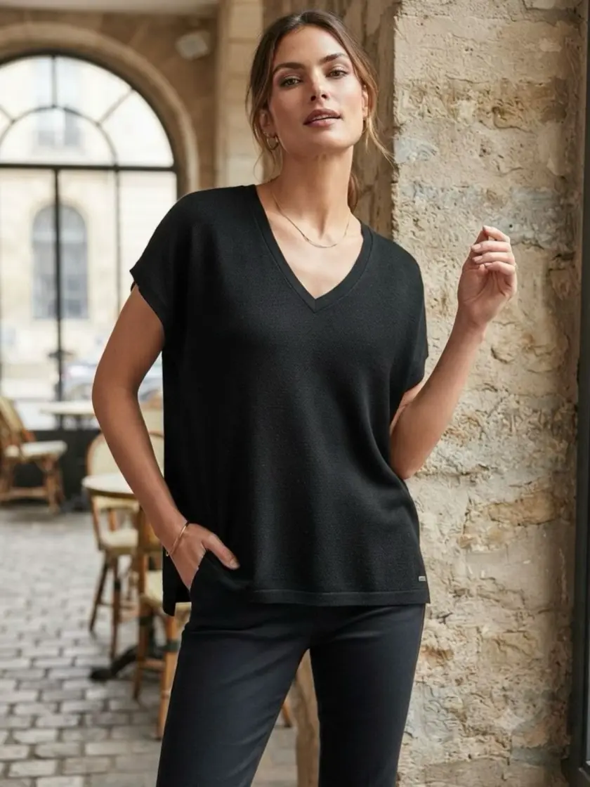 Lightweight knit T-shirt تیشرت بافت سبک